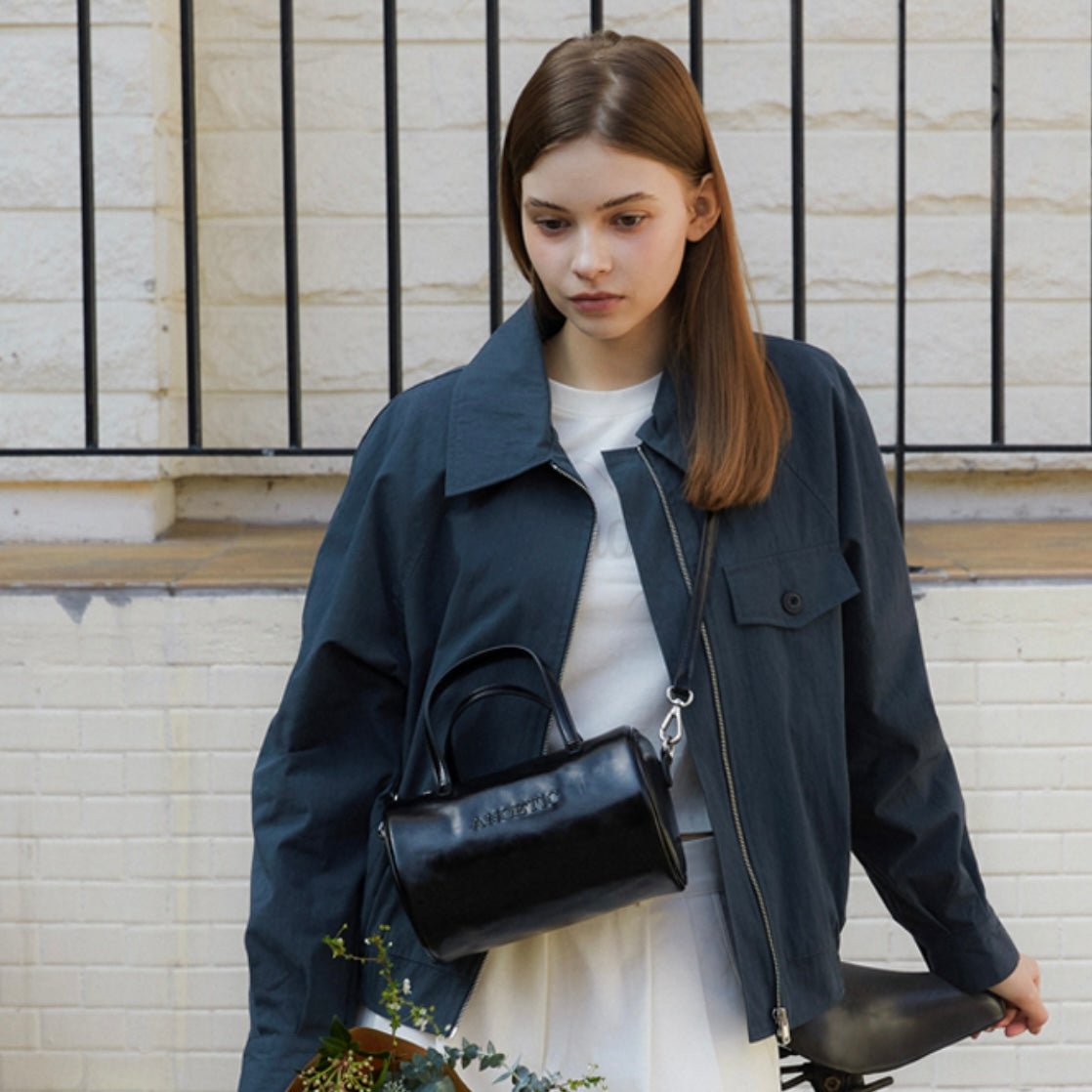Anoetic Mallow Round Bag - Black